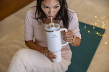 Load image into Gallery viewer, Stanley Quencher H2.0 FlowState Stainless Steel Vacuum Insulated Tumbler with Lid and Straw for Water, Iced Tea or Coffee, Smoothie and More, Frost, 40oz