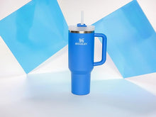 Load image into Gallery viewer, Stanley Quencher H2.0 FlowState Stainless Steel Vacuum Insulated Tumbler with Lid and Straw for Water, Iced Tea or Coffee, Smoothie and More, Azure, 40oz