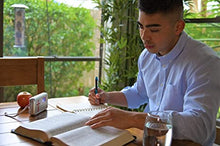 Load image into Gallery viewer, Daily Meditation 1 ESV Dramatized Audio Bible Player - English Standard Version Electronic Bible (with Rechargeable Battery, Charger, Ear Buds and Built-in Speaker)