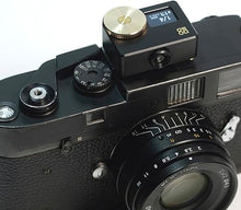 Load image into Gallery viewer, OLED Light Meter, Meter S Brass Version, New Screen Design, Real-time Metering and One-Button Metering for Vintage Cameras (Brass Dial)
