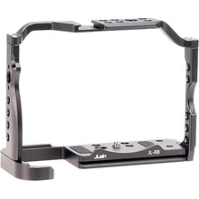 Load image into Gallery viewer, Foto4easy r8 cage for Canon R8 Camera with Quick Release Plate for Arca-Swiss,Includes Dual Universal Side Wooden Handle
