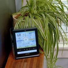 Load image into Gallery viewer, AcuRite Iris (5-in-1) Wireless Indoor/Outdoor Weather Station with Color Display for Hyperlocal Weather Conditions (01536MCBA1)_504
