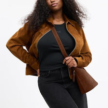 Load image into Gallery viewer, Coach Suede Bleecker Bucket Bag 21_32

