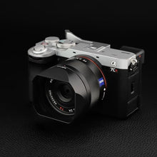 Load image into Gallery viewer, Haoge LH-S245N Bayonet Square Metal Lens Hood for Sony FE 50mm F2.5 G FE 40mm F2.5 G FE 24mm F2.8 G Lens,Sony RX1R III/M3/RX1R2 Camera Shade with Cap_7931
