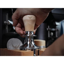 Load image into Gallery viewer, KNODOS Tamper 58mm Auto-Leveling Calibrated Spring Loaded Design Stainless Steel Ripple Base 58 mm Espresso Tamper Tool with 20lb / 25lb / 30lbs Replacement Springs, Maple_5810
