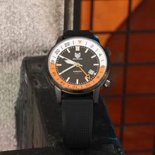 Load image into Gallery viewer, Minskolei Shield New Men's Wristwatch GMT Mechanical Automatic Watch 43MM Traveler Series Built-in Rotating Dual Time Zone Bezel, Stainless Steel Sapphire Glass 100M Waterproof Sports Rubber Strap, SteelBlack_1694
